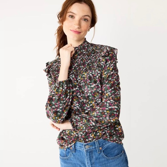 Draper James diary floral smocked blouse. Keyhole back. 2X prairie cottagecore - Picture 2 of 9